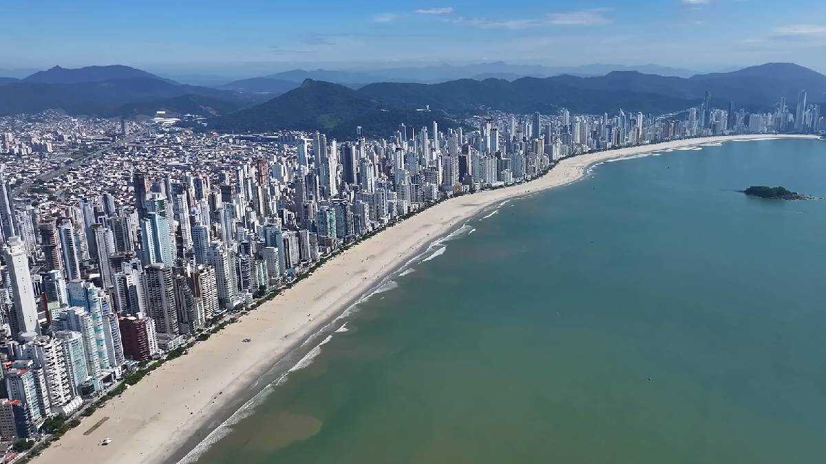 Dubai brasileira é famosa por grandes arranha-céus