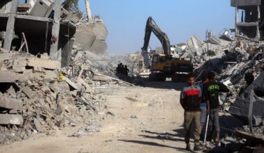 Hamas procura corpos dos reféns com ajuda da Cruz Vermelha e de uma equipa egípcia