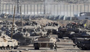 Plano de cessar-fogo aprovado. Israel começa a retirar máquina de guerra da Faixa de Gaza