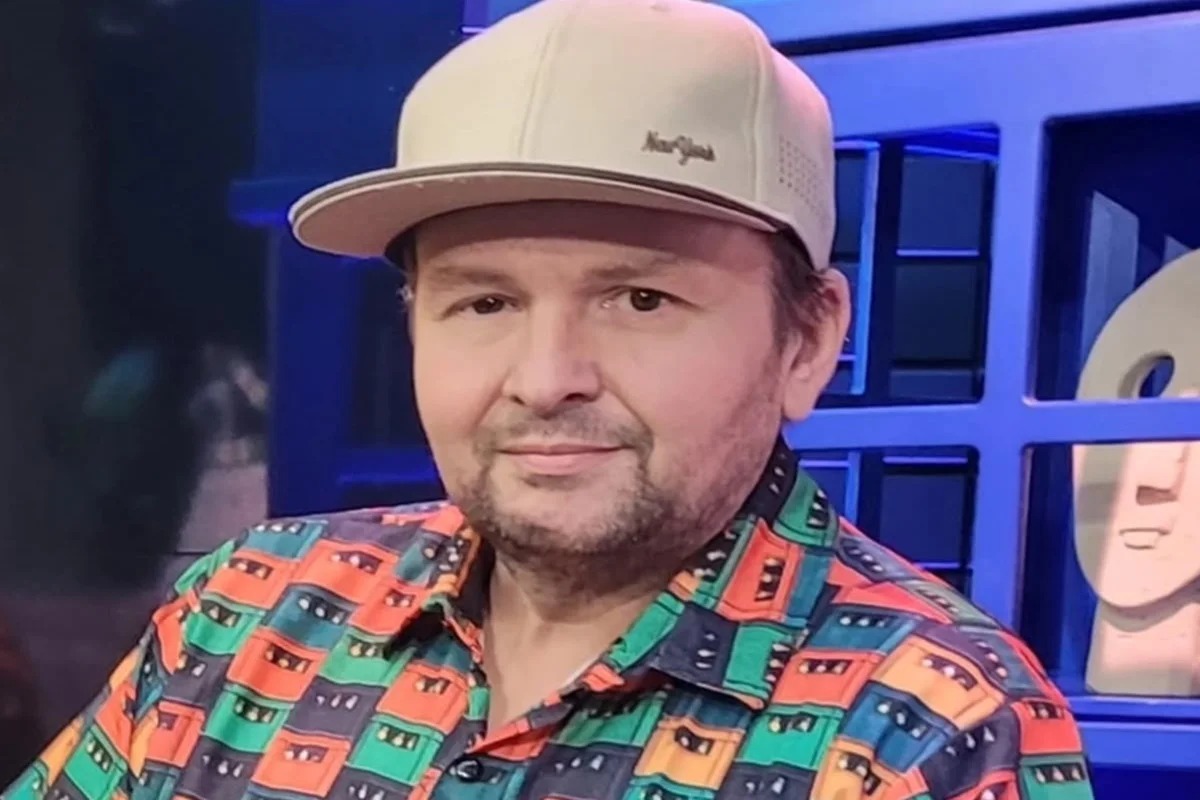 Ex-comediante de "A Praça é Nossa" amputa o pé após infecção agra