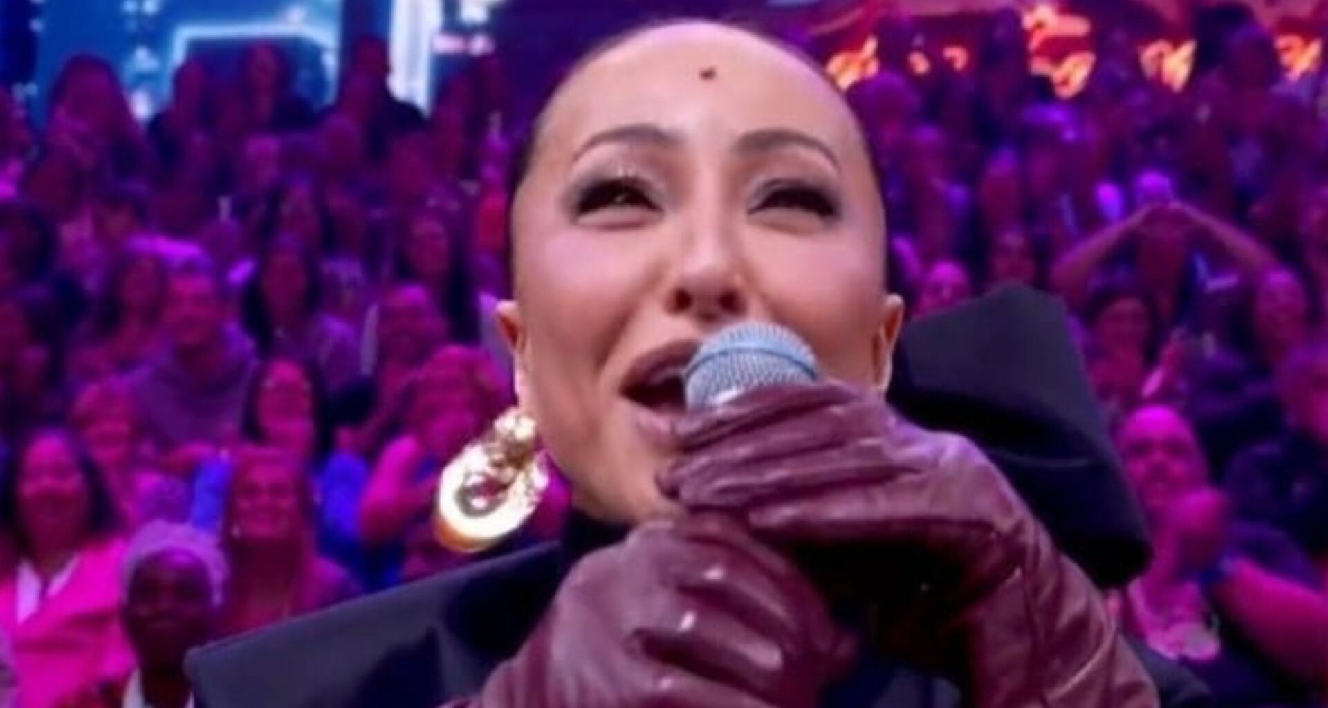 Sabrina Sato relembra época no Pânico e fala de Nicole Bahls