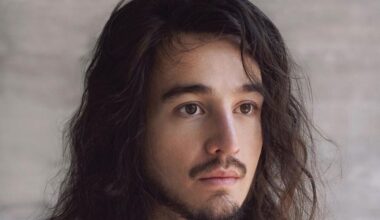 Tiago Iorc é internado às pressas após "dor desconcertante"