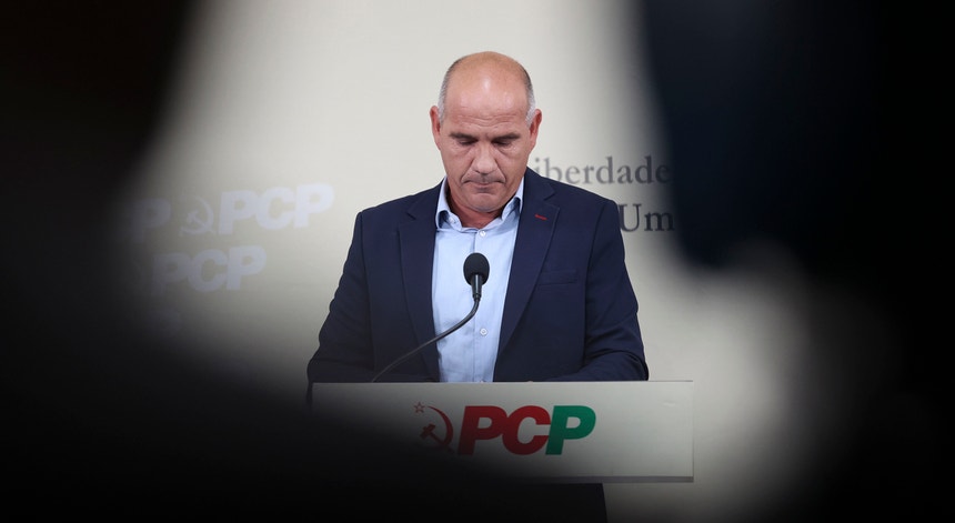 Paulo Raimundo fala em "golpada" no corte do IRC