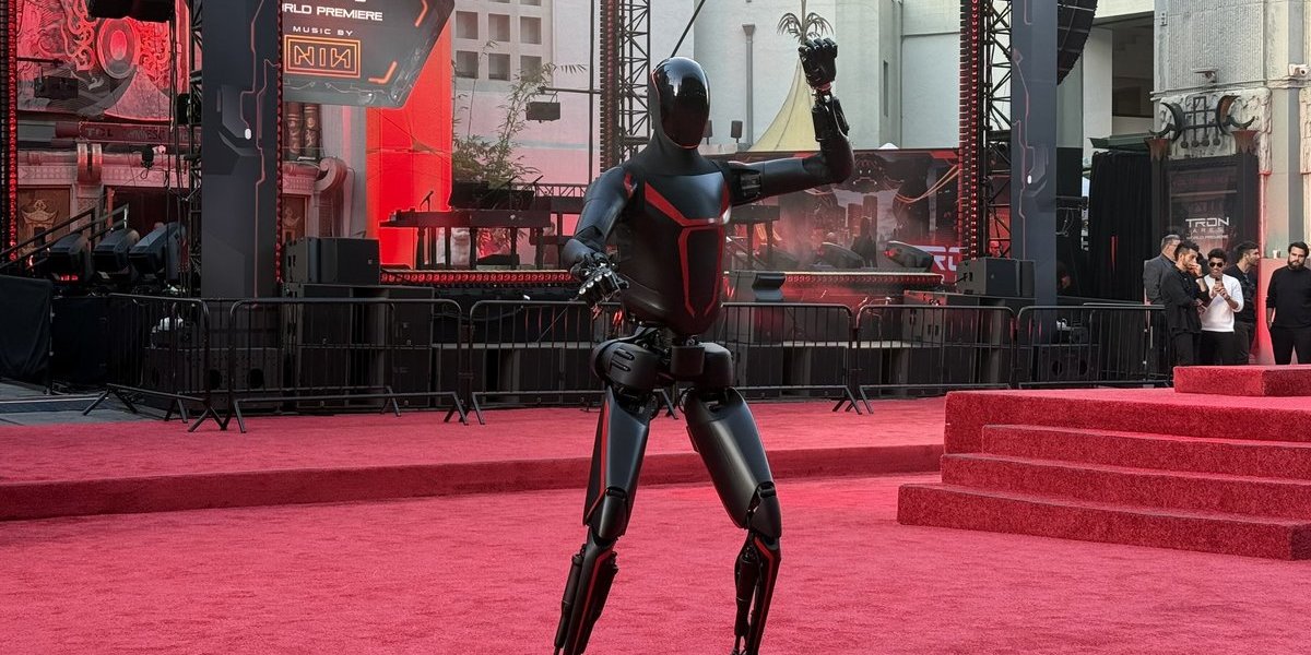 Ares e rouba as atenções na passadeira vermelha da estreia do filme