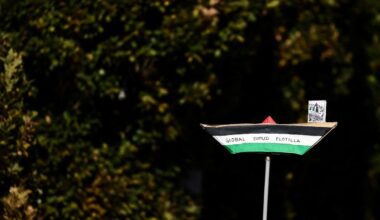 Governo israelita nega maus-tratos a membros da flotilha sob sua custódia