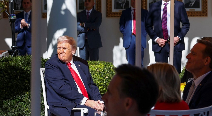 Casa Branca desmente encontro entre Trump e Putin num "futuro imediato"