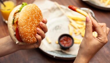 Fast-food faz mal e sua memória piora quando você come, diz estudo