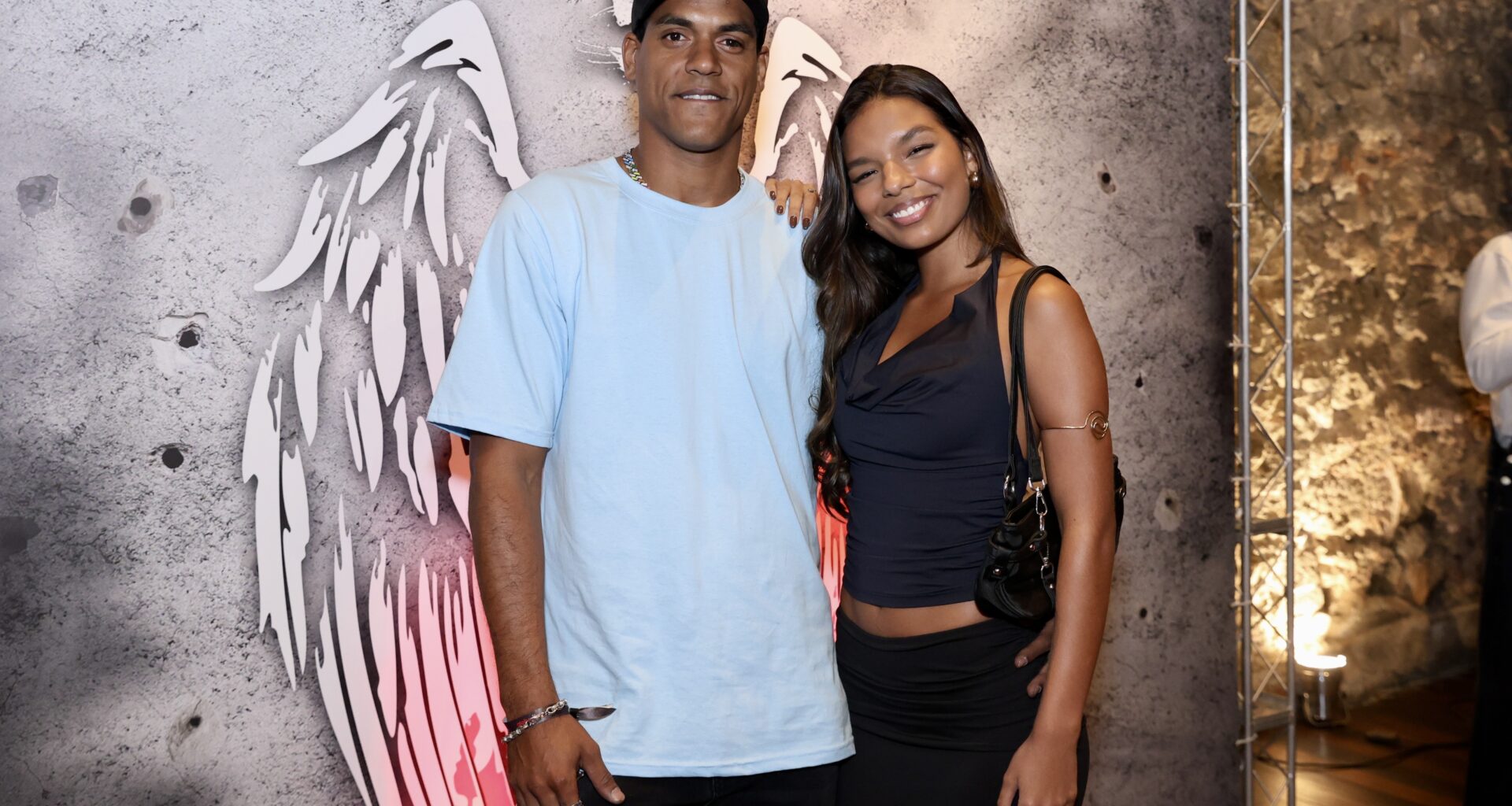 Após rebater críticas por namoro, Marcello Melo Jr. vai com Mell Muzzillo a evento - Globo