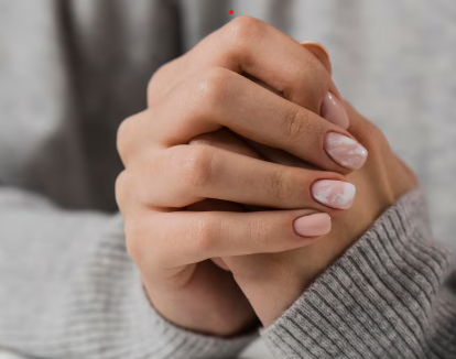 Pés e mãos gelados podem ser sinal de alerta; entenda