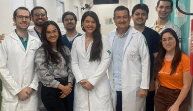 Imagem: Juliana Ramos e equipe reunida