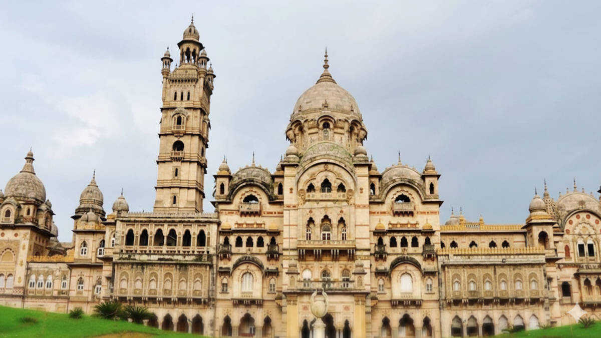 A maior casa do mundo tem 170 cômodos e abriga apenas quatro pessoas