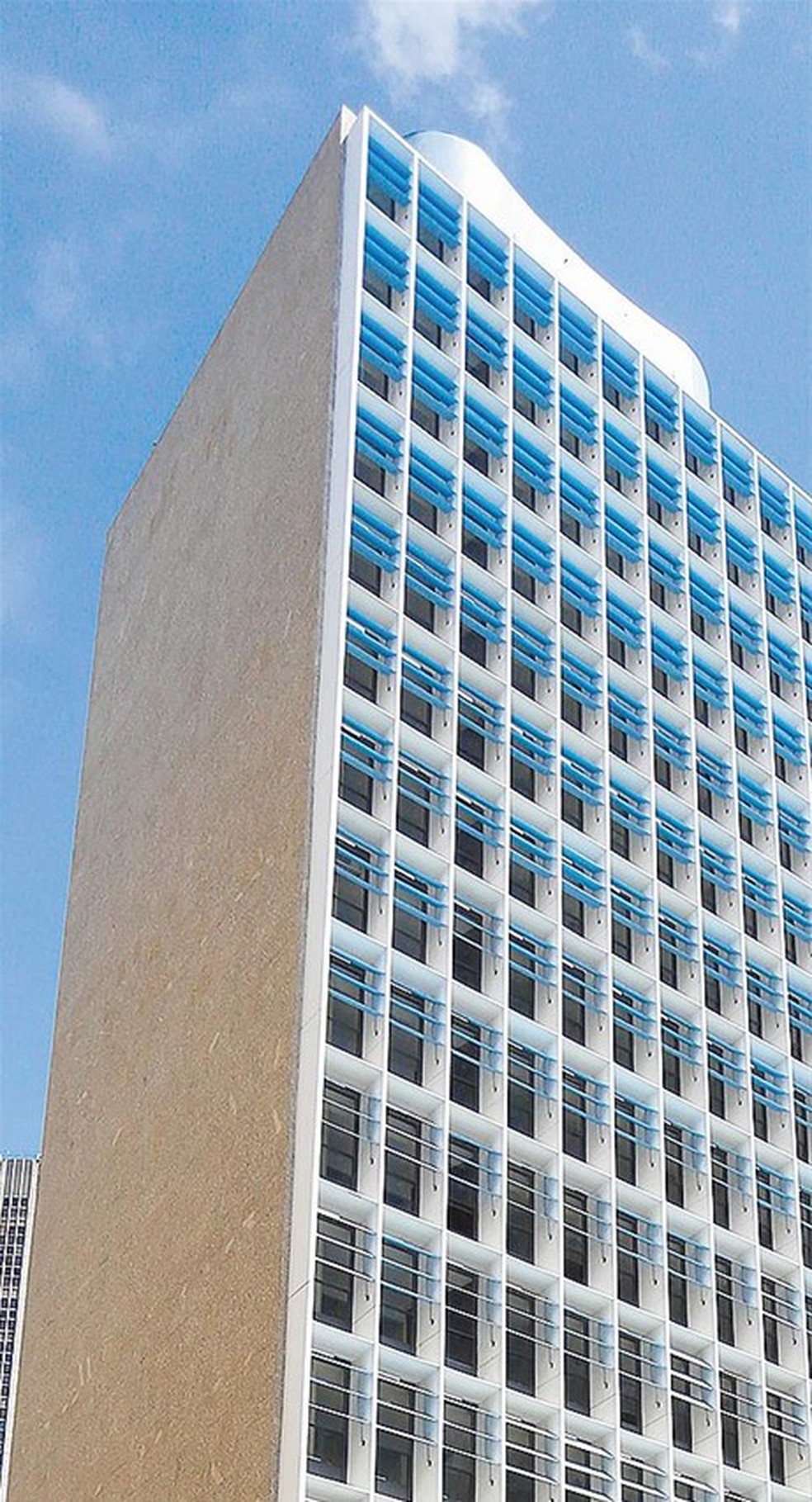  o prédio com todas as lâminas há sete anos  — Foto: Emily Almeida/04-09-2018