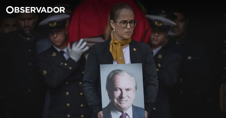 As imagens do último adeus a Pinto Balsemão – Observador