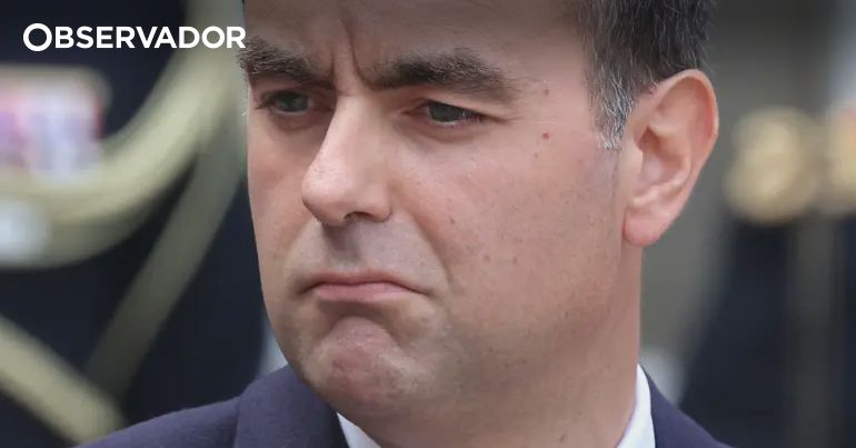Primeiro-ministro francês apresenta demissão – Observador