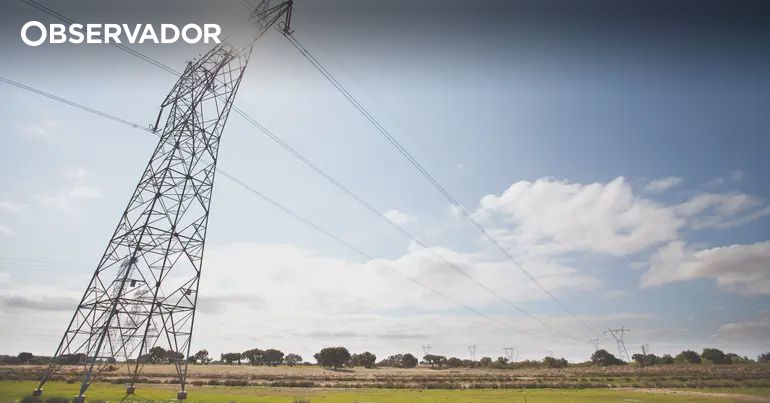 Apagão teve causa inédita que só podia ser travada no local – Observador