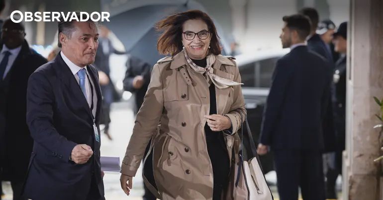 Ex-ministra em exclusividade recebeu dinheiro indevido – Observador