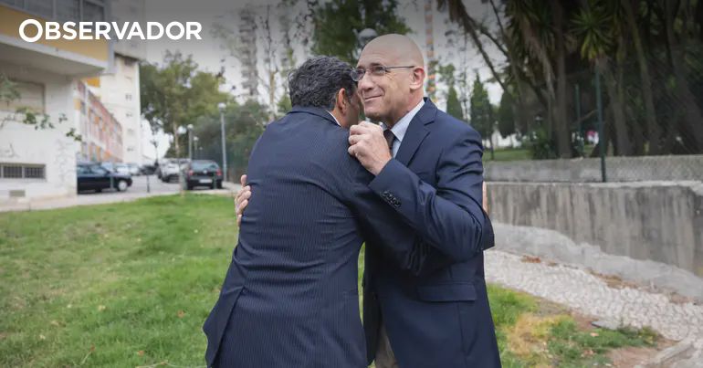 Uma fasquia e um conselho no regresso de Passos à campanha – Observador
