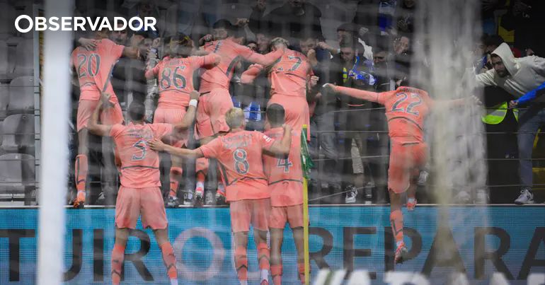 Deniz Gül esfregou a cara e lavou a alma do dragão – Observador