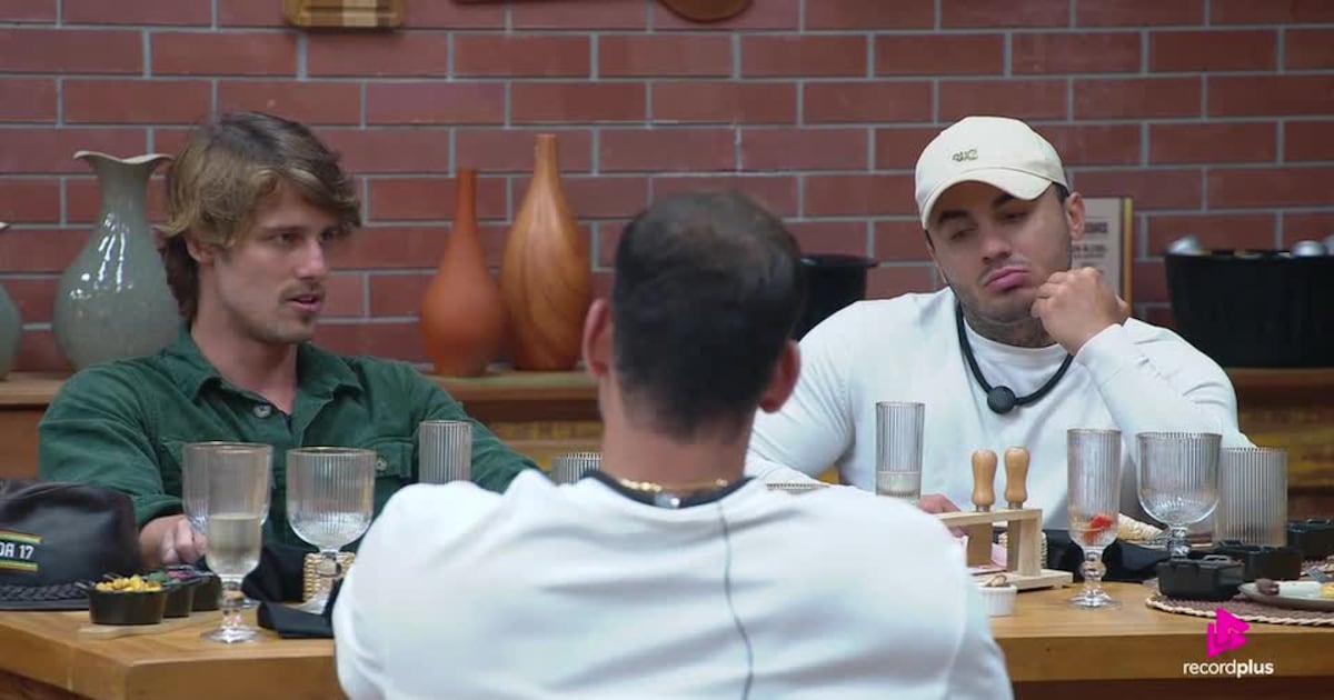 Matheus conta como se afastou de grupo e chama meninas de 'tentáculos' de Dudu