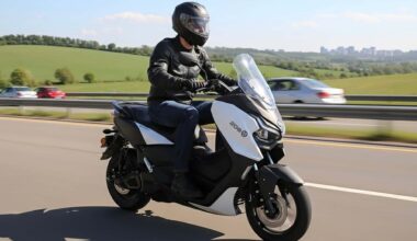 Scooter elétrico estreia com bateria semissólida e 225 km de autonomia