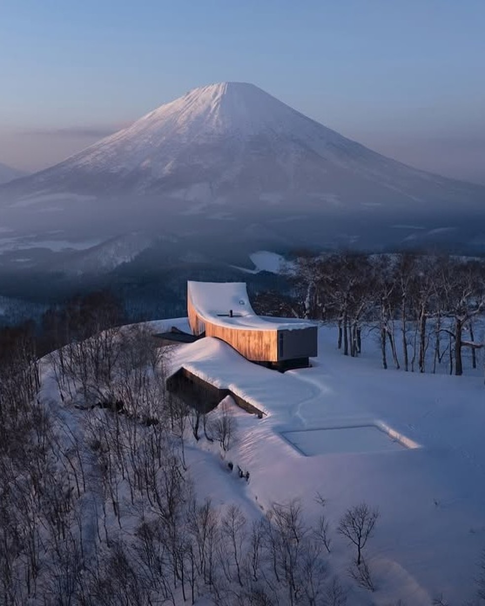 Refúgio no topo de montanha japonesa é avaliado em R$ 42 milhões — Foto: Divulgação