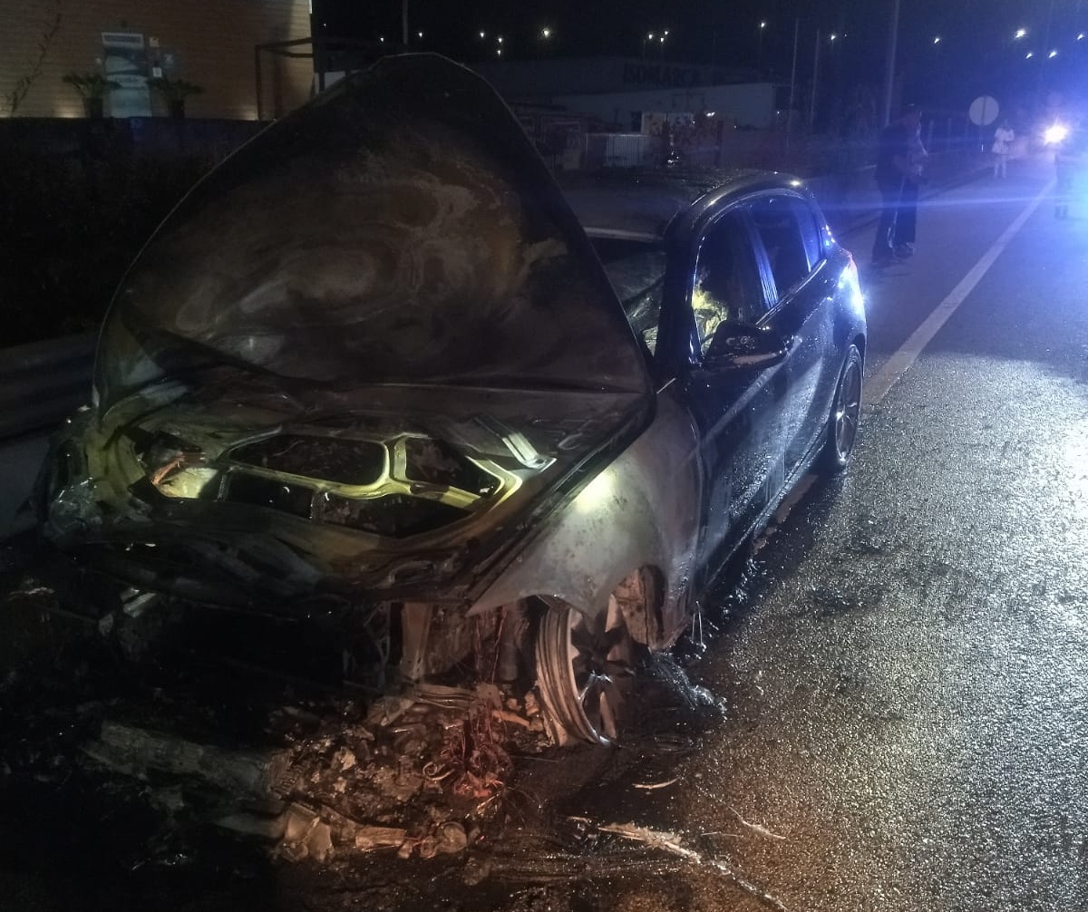 Carro arde por completo no IC2 às portas de Coimbra – Notícias de Coimbra