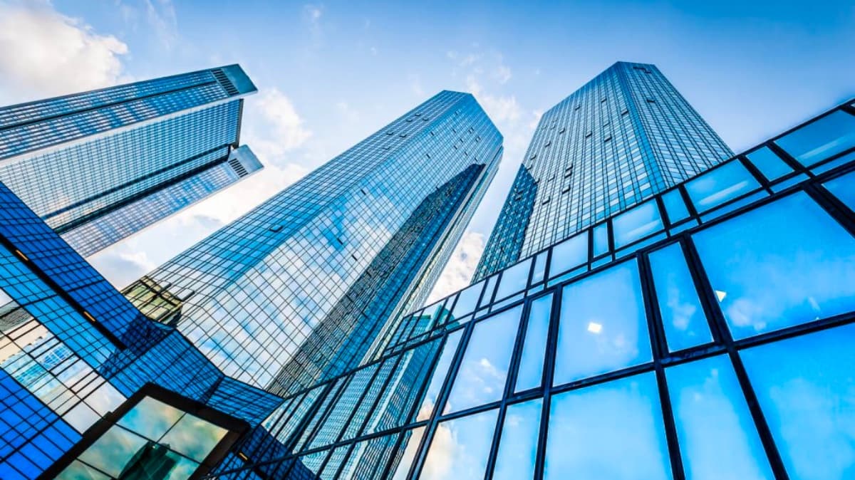 cientistas criam revestimento solar invisível que gera eletricidade