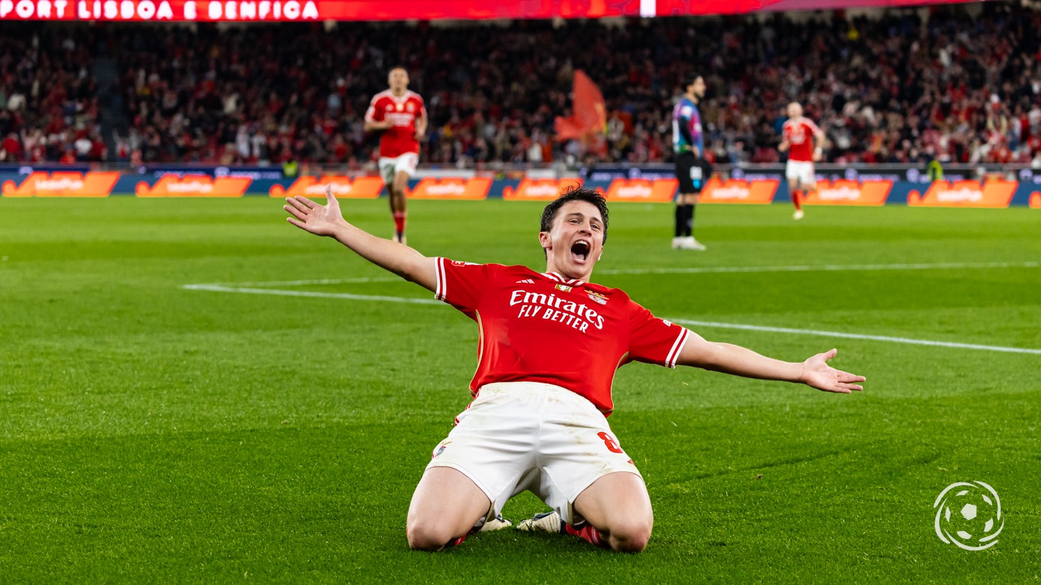 «Há jogadores que chegam à equipa principal e veem outros da mesma idade que custaram 10 ou 12 ou 15 milhões de euros que têm um salário muito desproporcional»