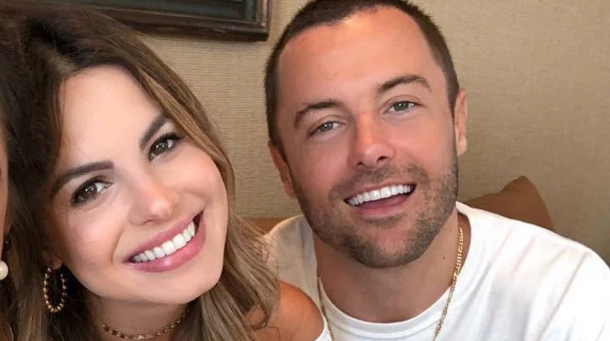 Sthefany e Kayky Brito posam juntos no aniversário de 1 ano do bebe dela