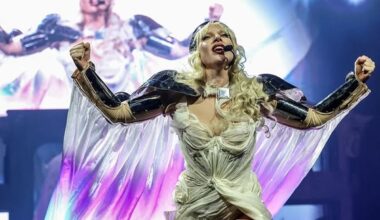 Ava Max cita comparações com Lady Gaga em música nova