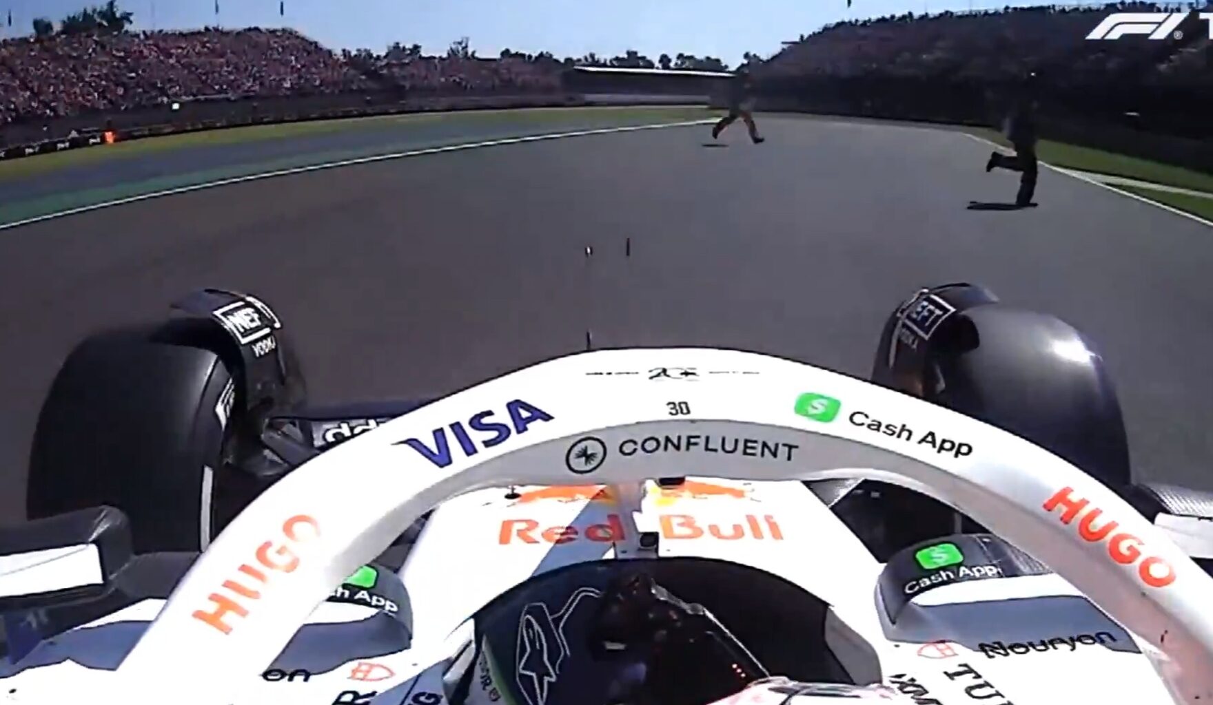 GP México F1: Liam Lawson evitou por pouco dois comissários em pista