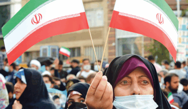 Irão declara falência de um dos maiores bancos privados do país