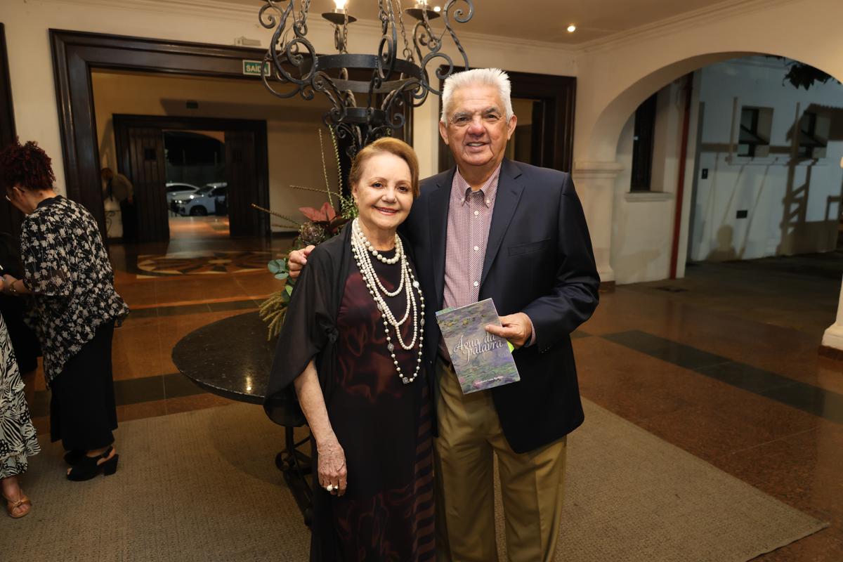 Lourdinha Leite Barbosa E Tales De Sa Cavalcante (2)