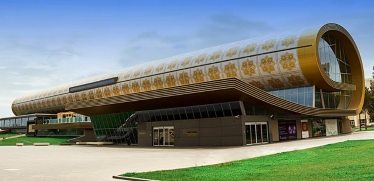 Prédios mais esquisitos do mundo, Edifícios