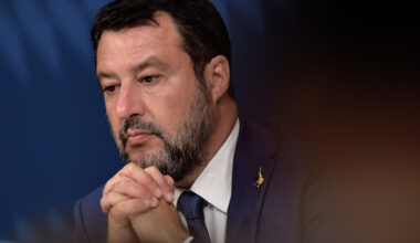 Paz em Gaza deve-se aos que não "alinharam com rebanho de Macron"