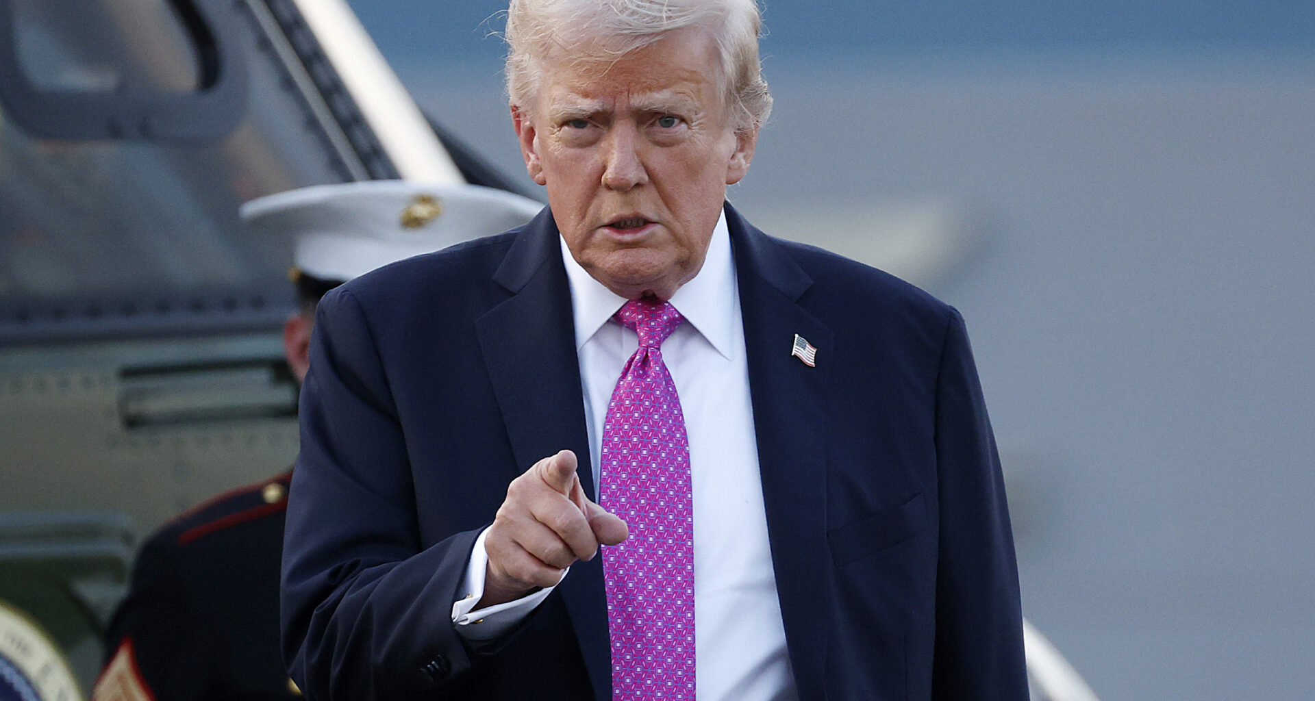 Trump visita Centro Nacional Médico Militar Walter Reed para "exame físico"