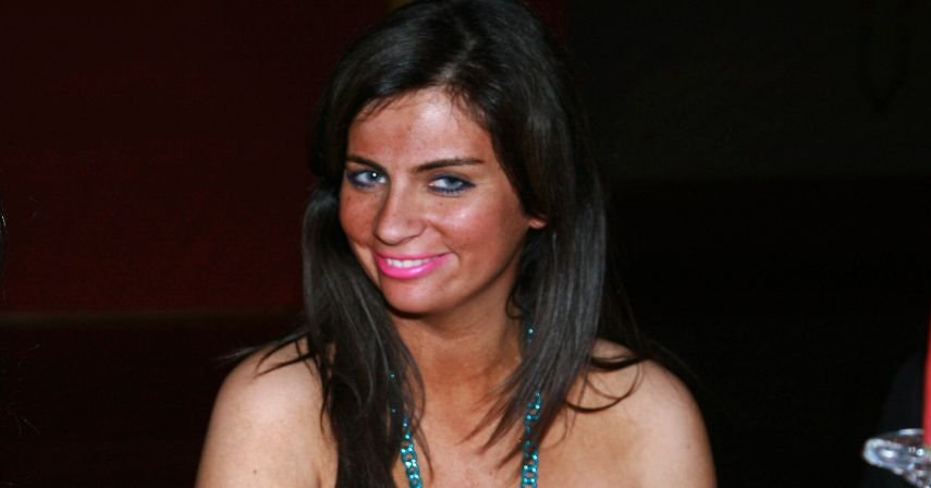 Joana Ramírez - Advogada dos famosos internada em ala psiquiátrica após entrar com máscara de gás em Tribunal