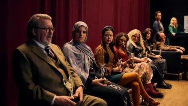 Jean-Michel recebe um prêmio por sua obra literária