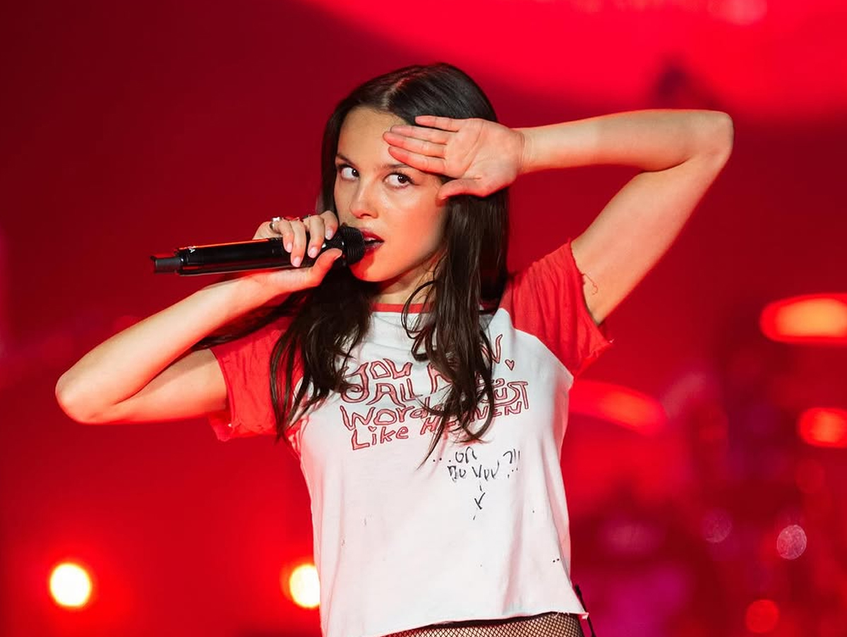 "Estou trabalhando em meu álbum ovo", avisa Olivia Rodrigo