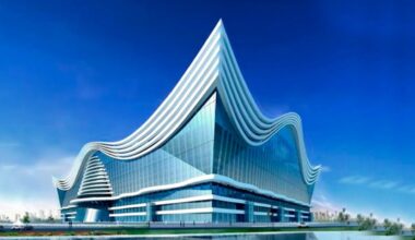 Maior edifício do mundo tem 1,76 milhão de m² de área construída, céu que nunca escurece e praia artificial