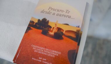 Portal PUC-Campinas » » Livro marca início das celebrações do centenário do Carmelo de Santa Teresinha
