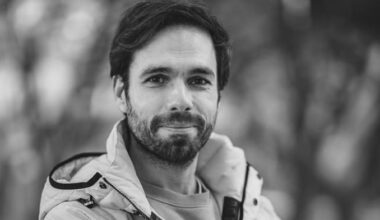 Siga-nos no Google News