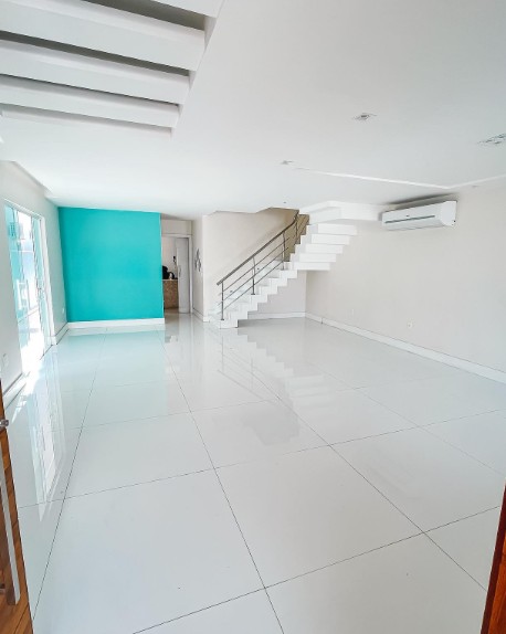 Sala da mansão de Camilla de Lucas no Rio