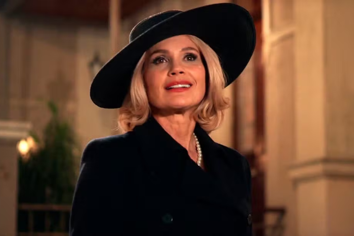 Sandra (Flávia Alessandra) promete causar na sua volta ao Brasil em