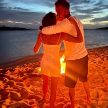 Pais de Brooklyn, Romeo, Cruz e Harper, os dois postam vários registros apaixonados nas redes sociais — Foto: Reprodução/Instagram