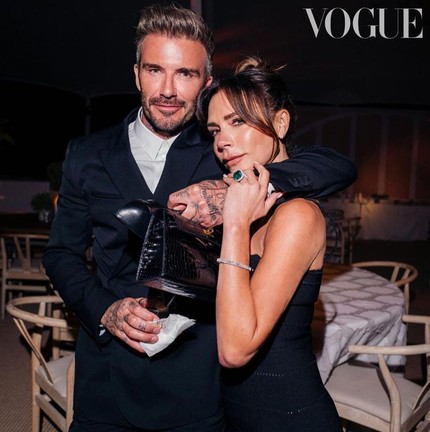 O relacionamento de David Beckham, de 48 anos, e Victoria, de 49, já dura mais de duas décadas — Foto: Reprodução/Instagram