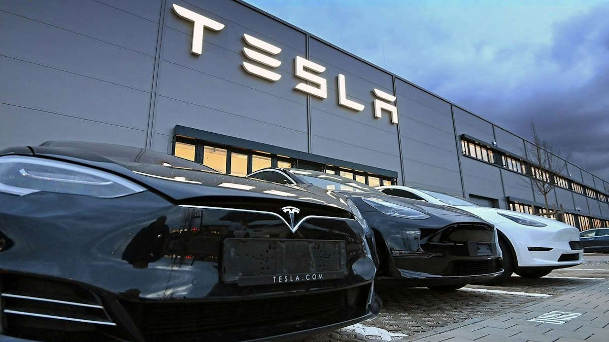 Carlos Tavares diz que Tesla pode não existir daqui a 10 anos