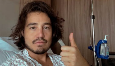 Tiago Iorc é internado às pressas após crise de hérnia de disco