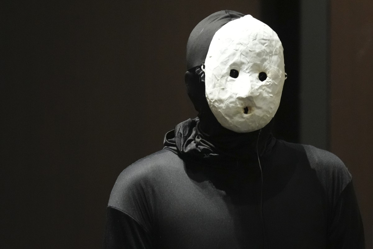 quem é o autor de terror japonês que vendeu 2 milhões de livros usando plantas de casas e identidade misteriosa