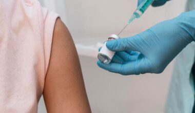 Vacina contra a Covid-19 pode ajudar no tratamento do câncer, diz estudo